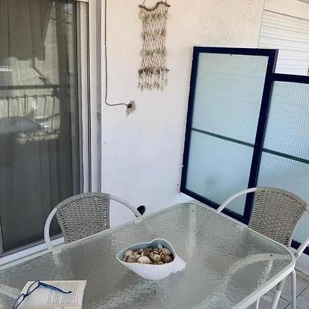 Evi's House דירה